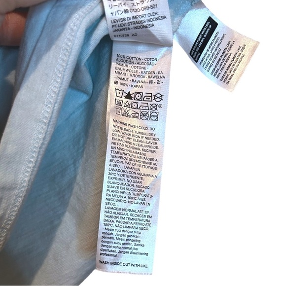 Levi’s Cropped Death Valley Graphic Tee size large sky blue - Picture 6 of 7